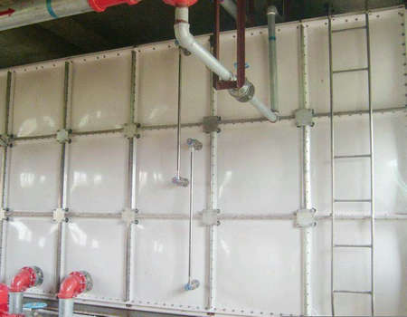 玻璃钢水箱是一种常见的储水设备